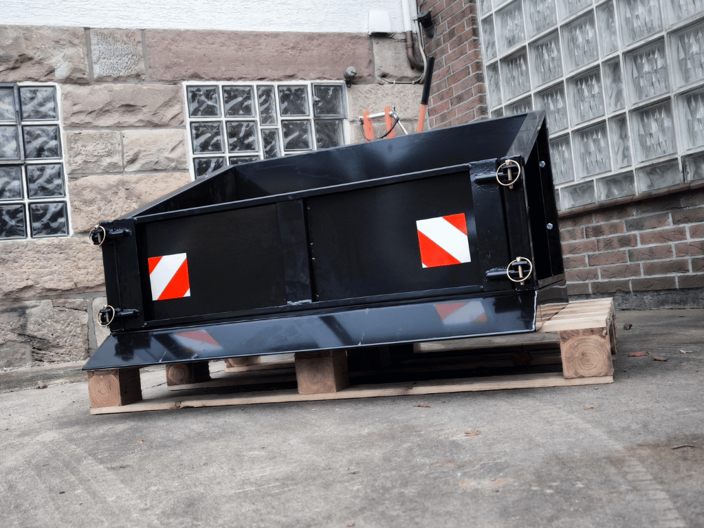 🔥 Sonderangebot – Heckcontainer Schwarz-Orange (1 m)